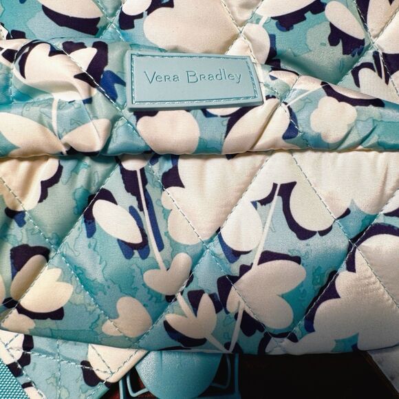 NWT Vera Bradley Ultralight Essential Sling Backpack Cut Vines Cool Rain Resist - Picture 10 of 12